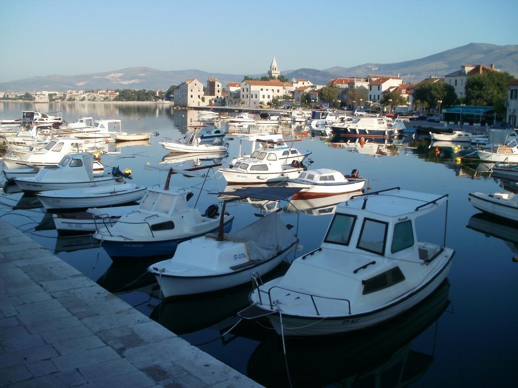 Grgin Apartments Kaštela Buitenkant foto